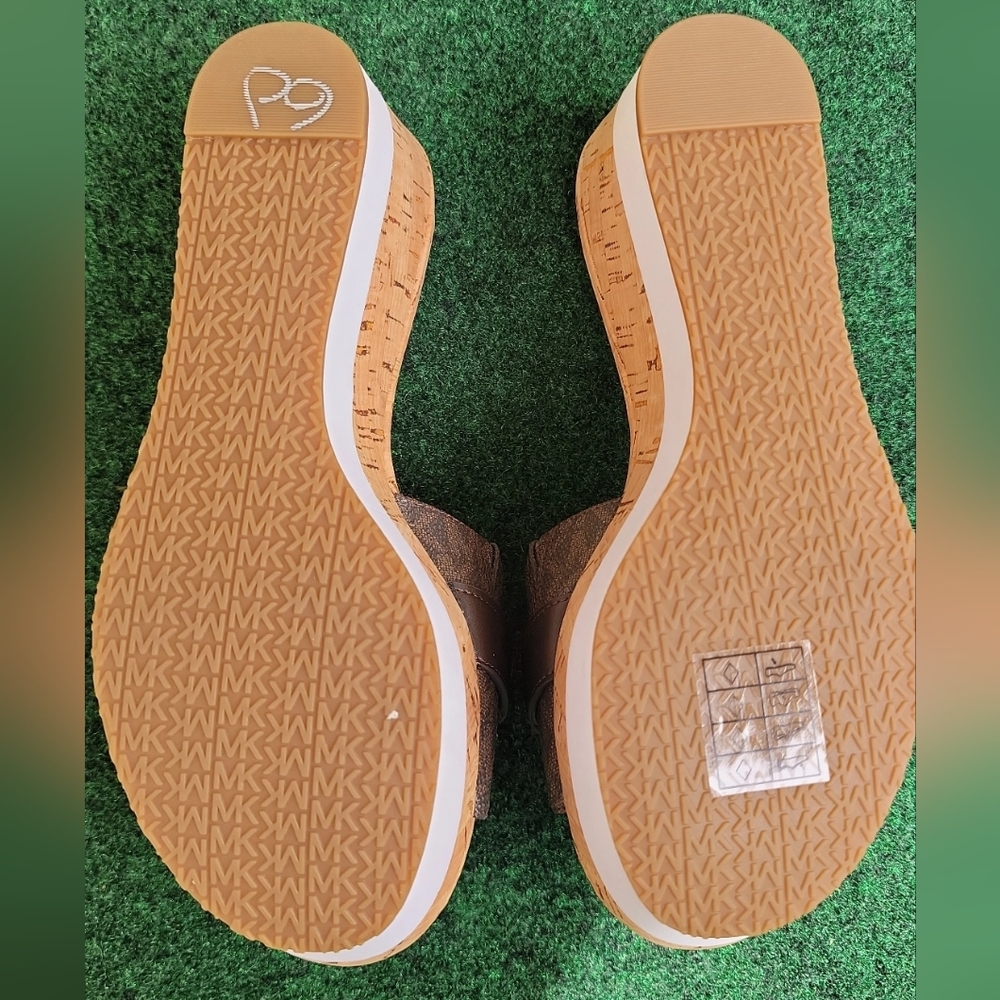 Brand New Michael Kors Warren Sandles - Women's size 6M - Picture 4 of 6
